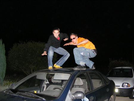 La Shrek mobil se transforme en surf mobil!